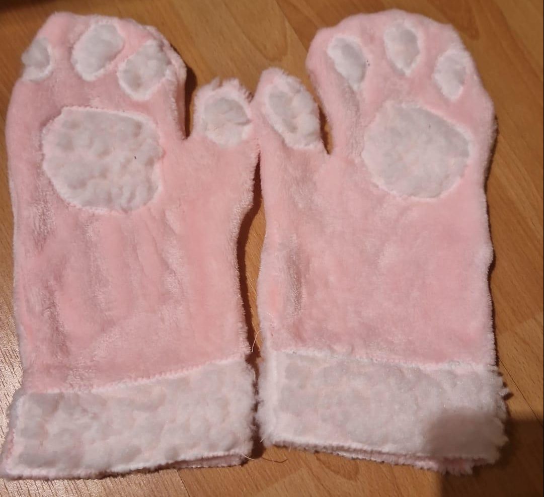 Sewing a Fluffy Paw Mitten in 2 Hours!